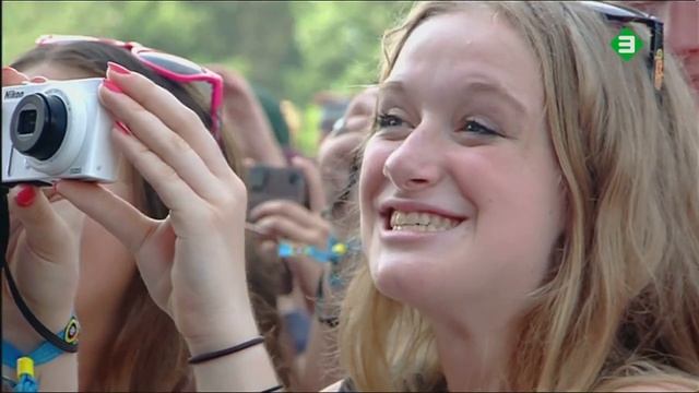 Stromae - Tous Les Mêmes + Formidable (Pinkpop 09-06-2014) смотреть онлайн