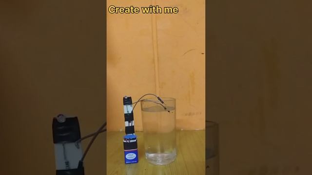 salt water is a good conductor of electricity small example #shortvideo смотреть онлайн