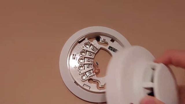 System Sensor 2W-B i3 Smoke Detector Silent Demo смотреть онлайн