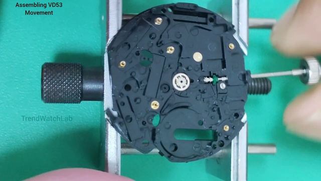 How to service a Seiko VD53 Quartz Watch Movement || Disassembling & Assembling tutorial. смотреть онлайн