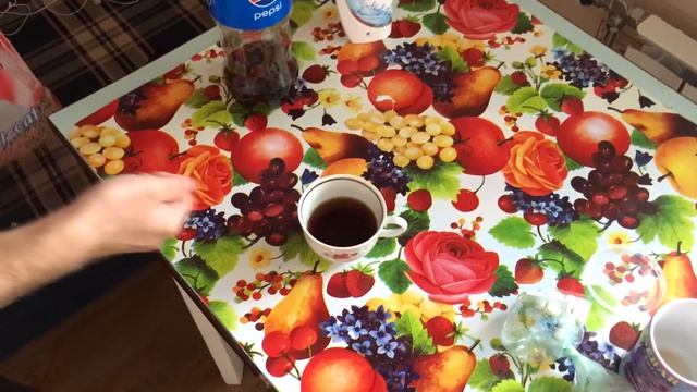 1/4 ШОК! ЭКСПЕРИМЕНТ - КОЛА + КОШАЧИЙ КОРМ = ЖЕСТЬ! смотреть онлайн