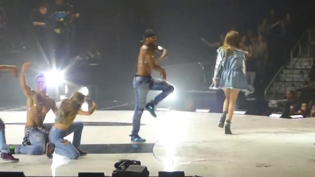 Selena Gomez = I Want You To Know = #Winnipeg MTS Center - Revival Tour Live 2016 смотреть онлайн