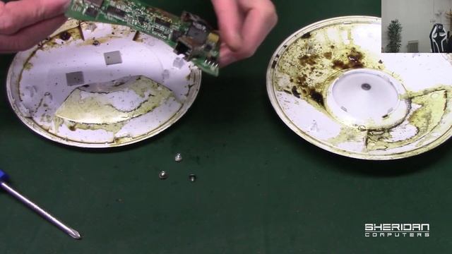 Ubiquiti UniFi AP AC Lite | Disassembly | Cleaning | Teardown смотреть онлайн