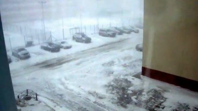 Снежная буря 11.04.2012. Новый Уренгой. Ветер 26-35 м\с смотреть онлайн