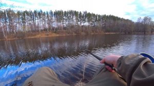 ЛОВЛЯ УКЛЕЙКИ НА МАХОВУЮ УДОЧКУ В АПРЕЛЕ! рыбалка на поплавок.