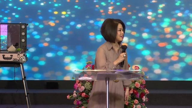 WOIC Fellowship - You Are Beautiful by Ps. Mira Hadiprana смотреть онлайн
