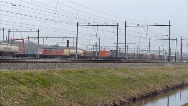 189 288, Siemens ES 64 F4 MRCE dispolok ITL met containertrein passeert Kijfhoek, 2-3-2012 смотреть онлайн
