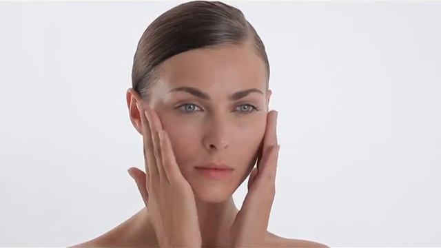 Serum facial forever yves Saint Laurent en womaninout.com смотреть онлайн