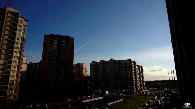 Таймлапс солнечного дня в Новом Домодедово / Timelapse of a sunny day in New Domodedovo смотреть онлайн