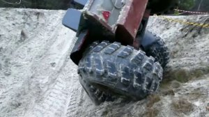 До переворота болотохода переломка осталось 0.5 '/.