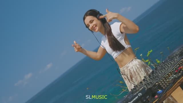 My Broken Heart Remix смотреть онлайн