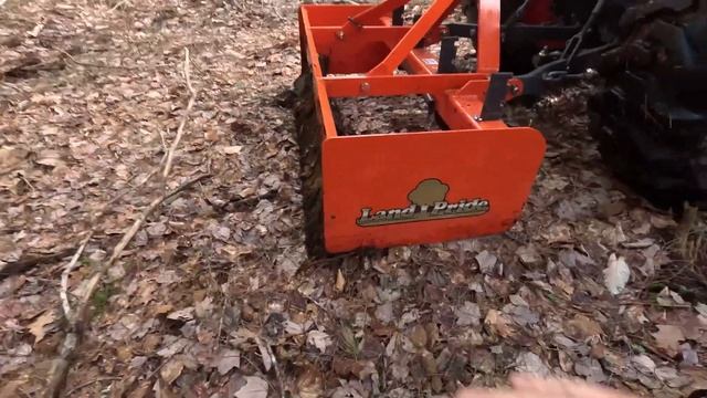 Clearing Trails with a Compact Tractor смотреть онлайн
