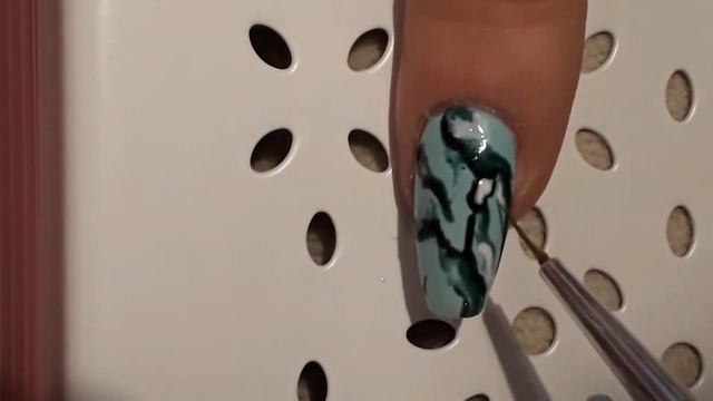 Mint marble nail art with gel polish.. Using non dominant hand. смотреть онлайн
