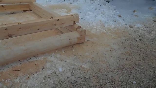 Завязка первого венца сруба в полулафет в лапу с шипом смотреть онлайн