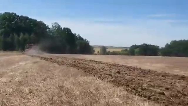Polní den Radimovice u Tábora - Kirovec K-525 v agregaci s diskérem Dominanta o záběru 5,6m. смотреть онлайн