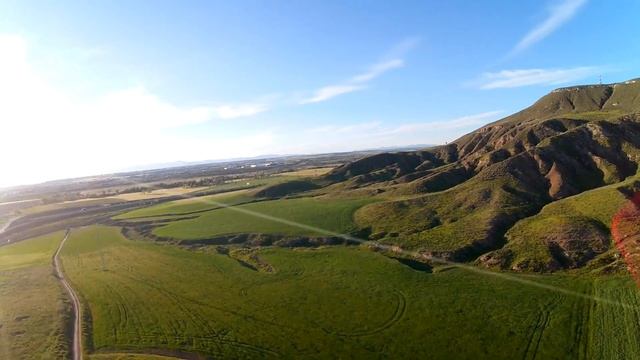 Eachine Racer 250. Flying over a wheat field in attitude mode смотреть онлайн