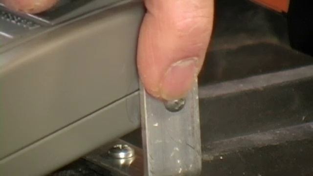 Make a Tool-Actuated Vacuum смотреть онлайн