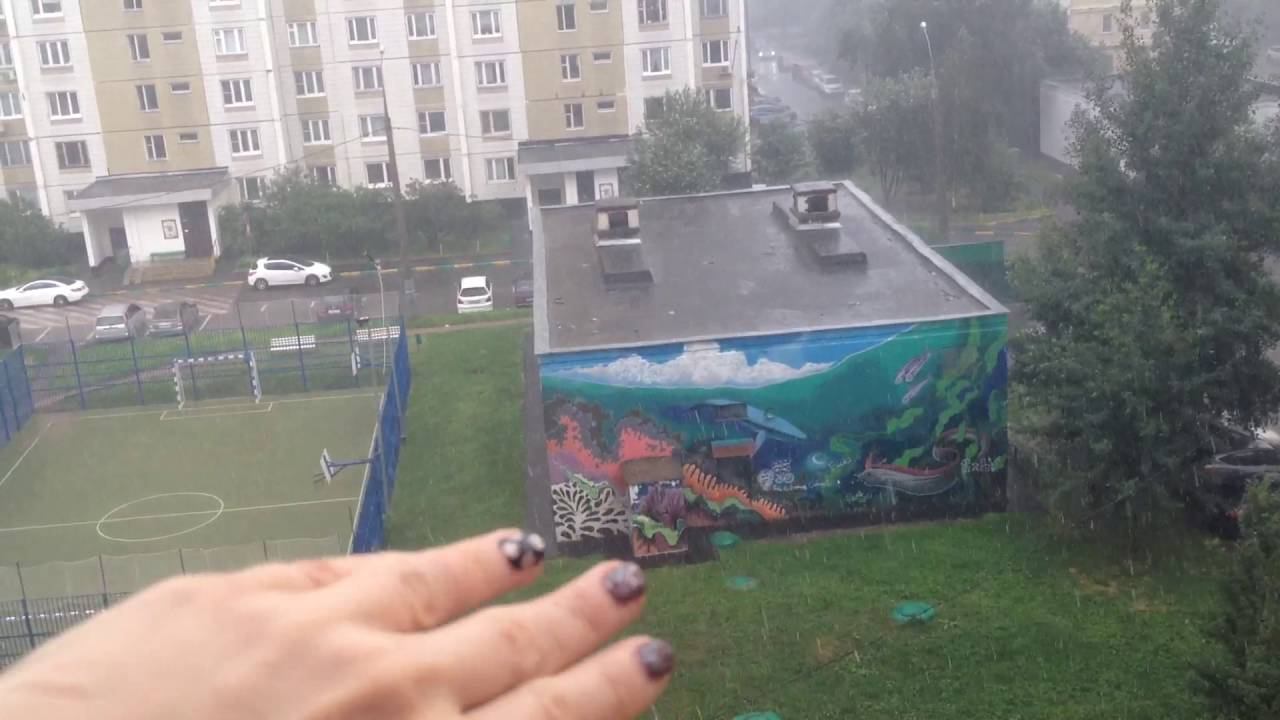 Тропический ливень в Москве смотреть онлайн