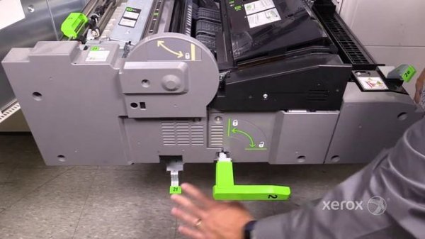 Xerox® Versant® 80 180 Color Press Clearing a Paper Jam in the Duplex Transport