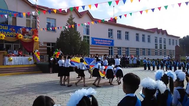 Танец АСТАНА 19 ШКОЛЫ смотреть онлайн