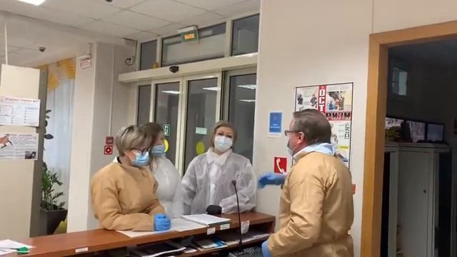 "Идет солдат по городу" смотреть онлайн