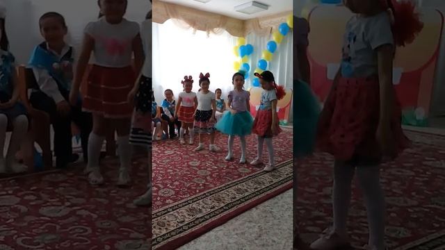 Танец микки маус смотреть онлайн