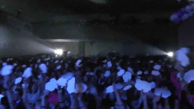 Дима Билан-Мечтатели КД Краснодар 17.04.12 Флешмоб! смотреть онлайн