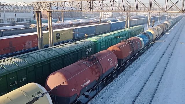 KZ8A-0002(тчэ-11 Астана) с чётным 2024 грузовым поездом прибывает на четвертый путь смотреть онлайн