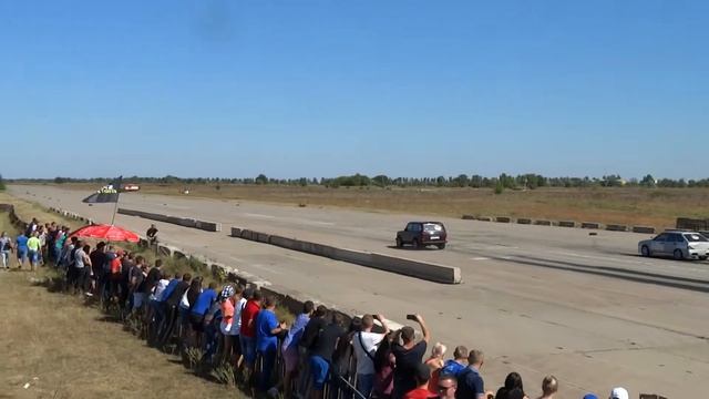 Lada 2109 vs Lada 4x4 смотреть онлайн