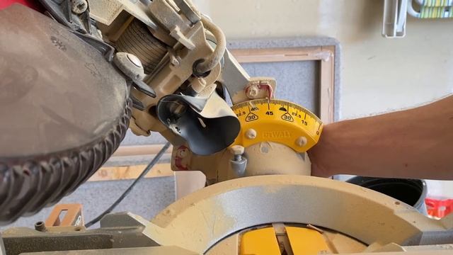 How to Cut Base Inside Bay Windows | Inside Miter Easy Way смотреть онлайн