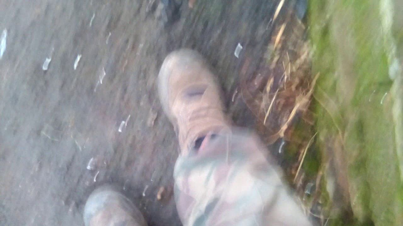Ходить по лужам где тонкий лёд смотреть онлайн