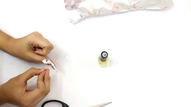DIY: Get Chrome Nails at Home | Shirin Talwar смотреть онлайн