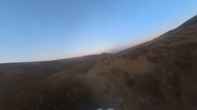 КРЫМ 2023 | НА ТРЕНИРОВКУ в ТИХУЮ БУХТУ | 40км РАЗМИНКИ 🚵♂️❤️🌊⛰🌴🏖🐬☀️ смотреть онлайн