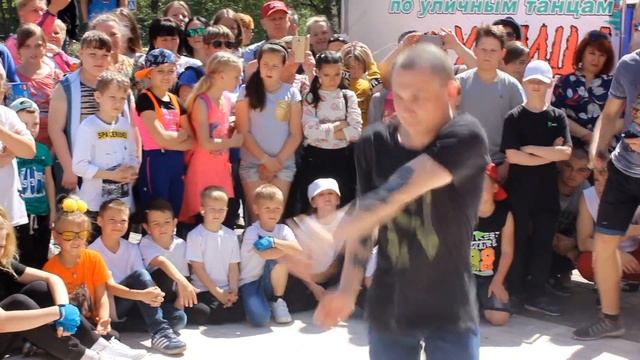 Выступление одного из судей на Улице смотреть онлайн