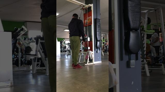 Второй цикл МЦ5 Д4 Разгибания на блоке 1-й рукой обратным хватом смотреть онлайн