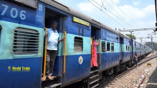 Travelling in Duronto Express leaving Yesvantpur Junction- Bangalore, Karnataka, India смотреть онлайн
