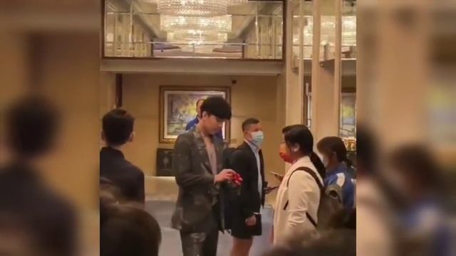 ТЕЛОХРАНИТЕЛИ ПЕРЕКРЫЛИ ПУТЬ К ДИМАШУ, НО... | ДИМАШ КУДАЙБЕРГЕН смотреть онлайн