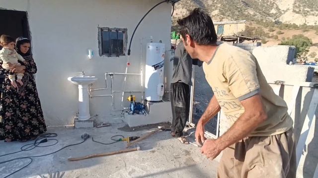 Professor Nowruz and his family at work in Khosrow's farm смотреть онлайн