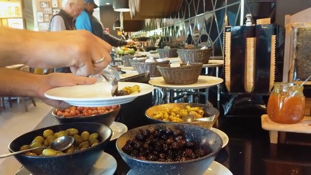 Our Stay at Radisson Blu Ankara - Turkish Breakfast at Hotel - Night View of Altındağ смотреть онлайн