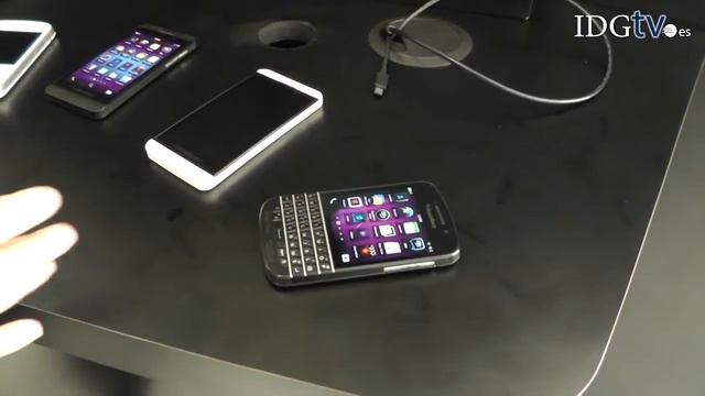 BlackBerry Q10: Unboxing y características смотреть онлайн