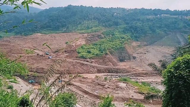 Mega Peroyek Bendungan Meninting. Segera selesai areal genangan.. смотреть онлайн