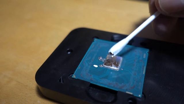 Thermal Grizzly ConductonautのCPU殻割りダイへの塗り方