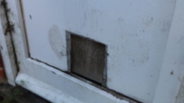 Exploring ABANDONED Care Home! (Alarm Goes Off) смотреть онлайн