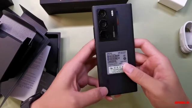 zte axon 40 ultra unboxing black смотреть онлайн