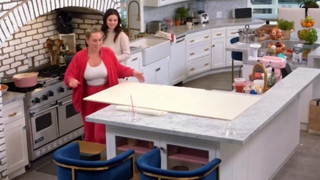 Selena + Chef Season 2 | Best Moments From Episode 8 смотреть онлайн