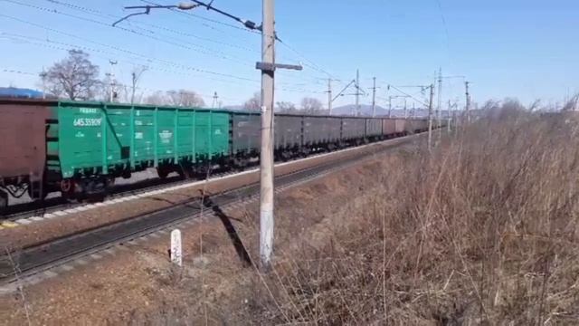 Напесочили и отправились! Система электровозов 2ЭС5К-147/096 "Ермак" с грузовым поездом смотреть онлайн