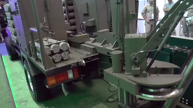 Alakran 120 mm Light Mortar System (Indo Defence 2018) смотреть онлайн