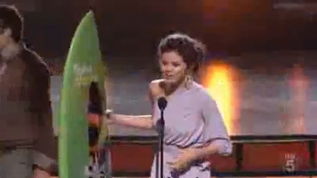 Selena Gomez Accepting Her Award - Teen Choice 2009 смотреть онлайн
