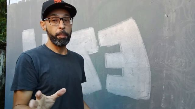 Como fazer GRAFFITI usando TINTA LATEX e ROLINHO! смотреть онлайн