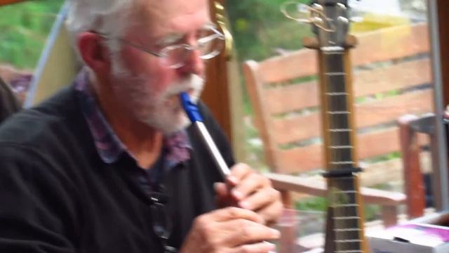 Johnny Moynihan - ' The Battering Ram' at SíDúBí. Tin whistle. смотреть онлайн